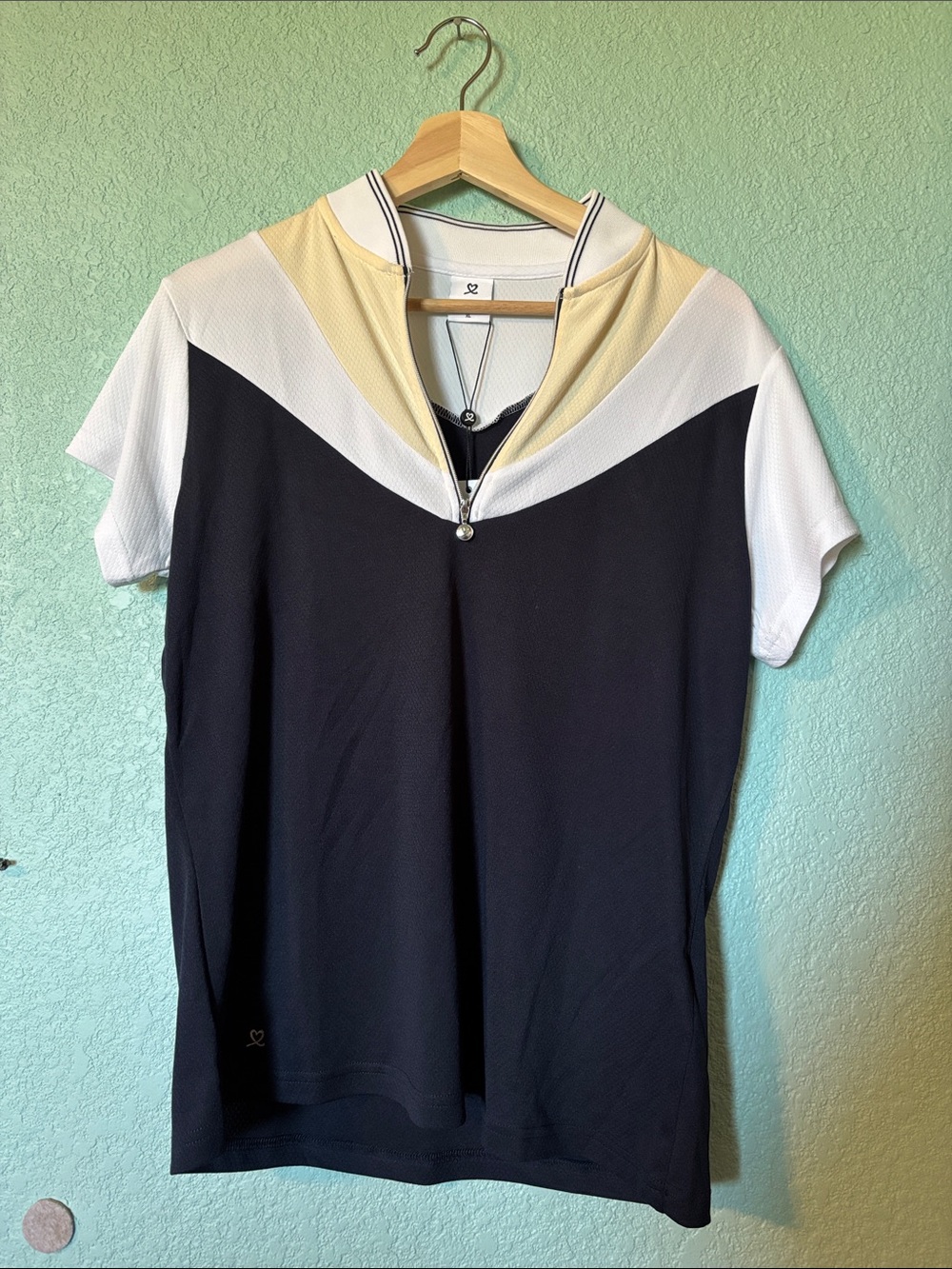 Daily Sports Navy and White Athletic Tennis Zipper Top Women’s Euro Size XL Fair